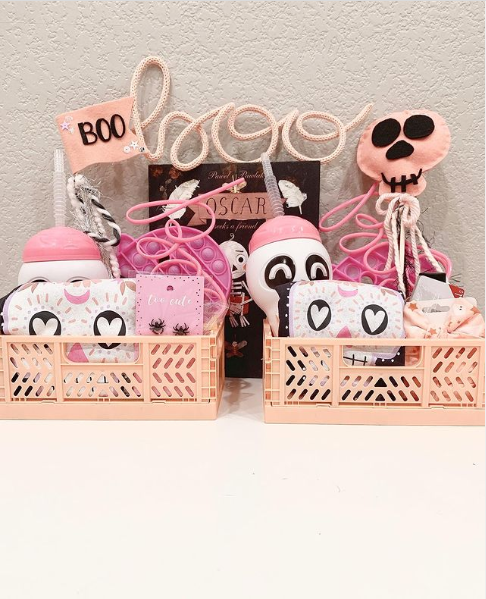 15 Spooky Gift Baskets for Halloween