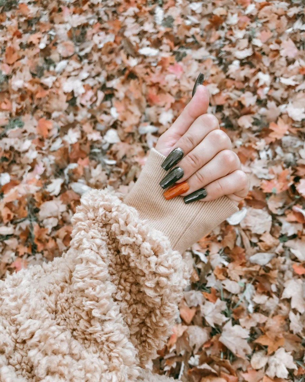 15 Autumn Nails We've Fallen For