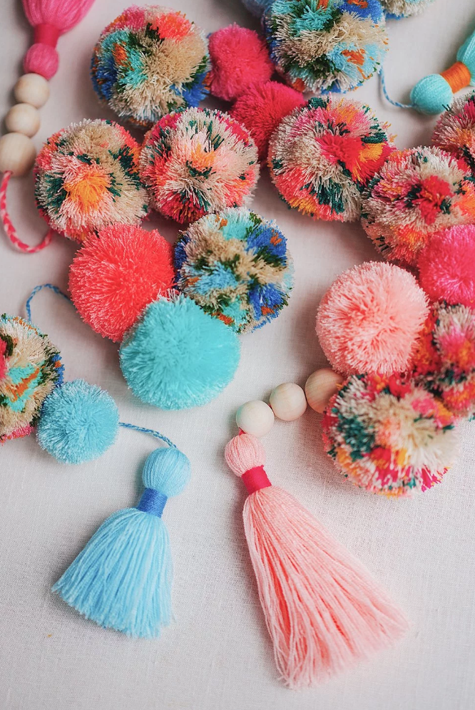 17 Creative DIY Pom Pom Garland Ideas