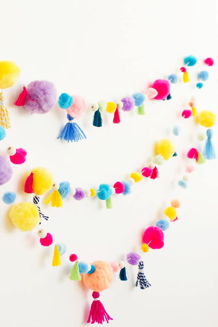 17 Creative DIY Pom Pom Garland Ideas