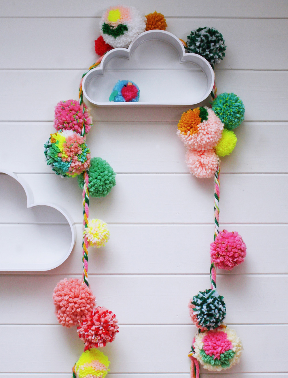 17 Creative DIY Pom Pom Garland Ideas