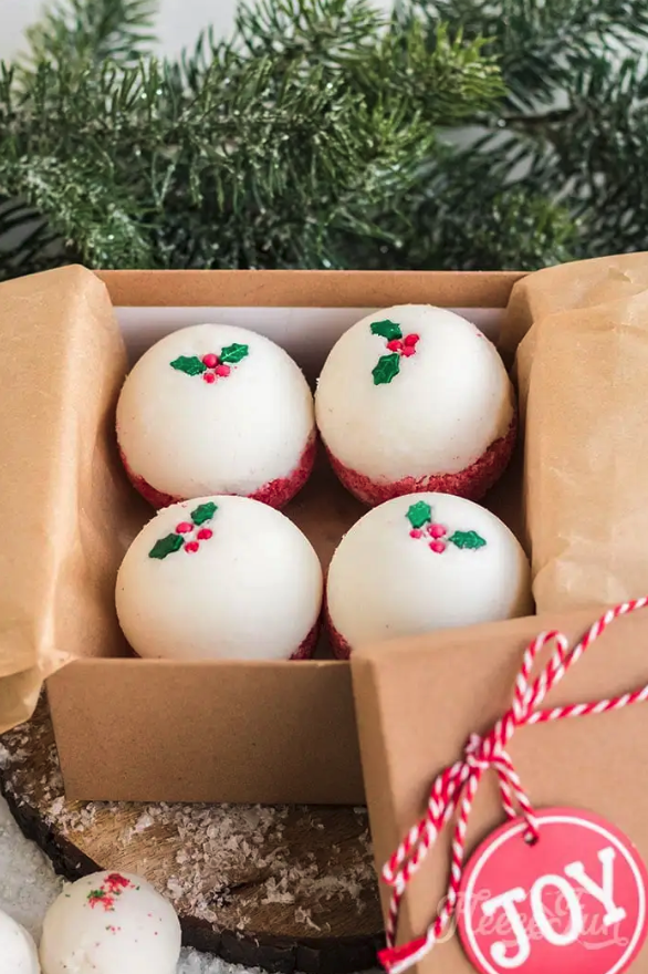 25 Christmas Crafts to Make And Sell in 2022