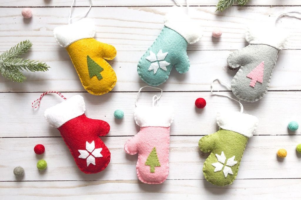 15 Easy to Make Christmas Ornament Ideas