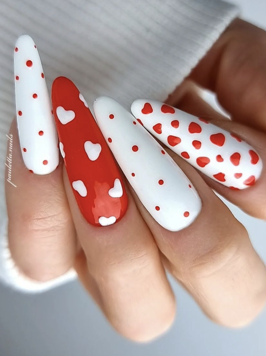 18 Sweet Valentine’s Day Nails You Gotta Try
