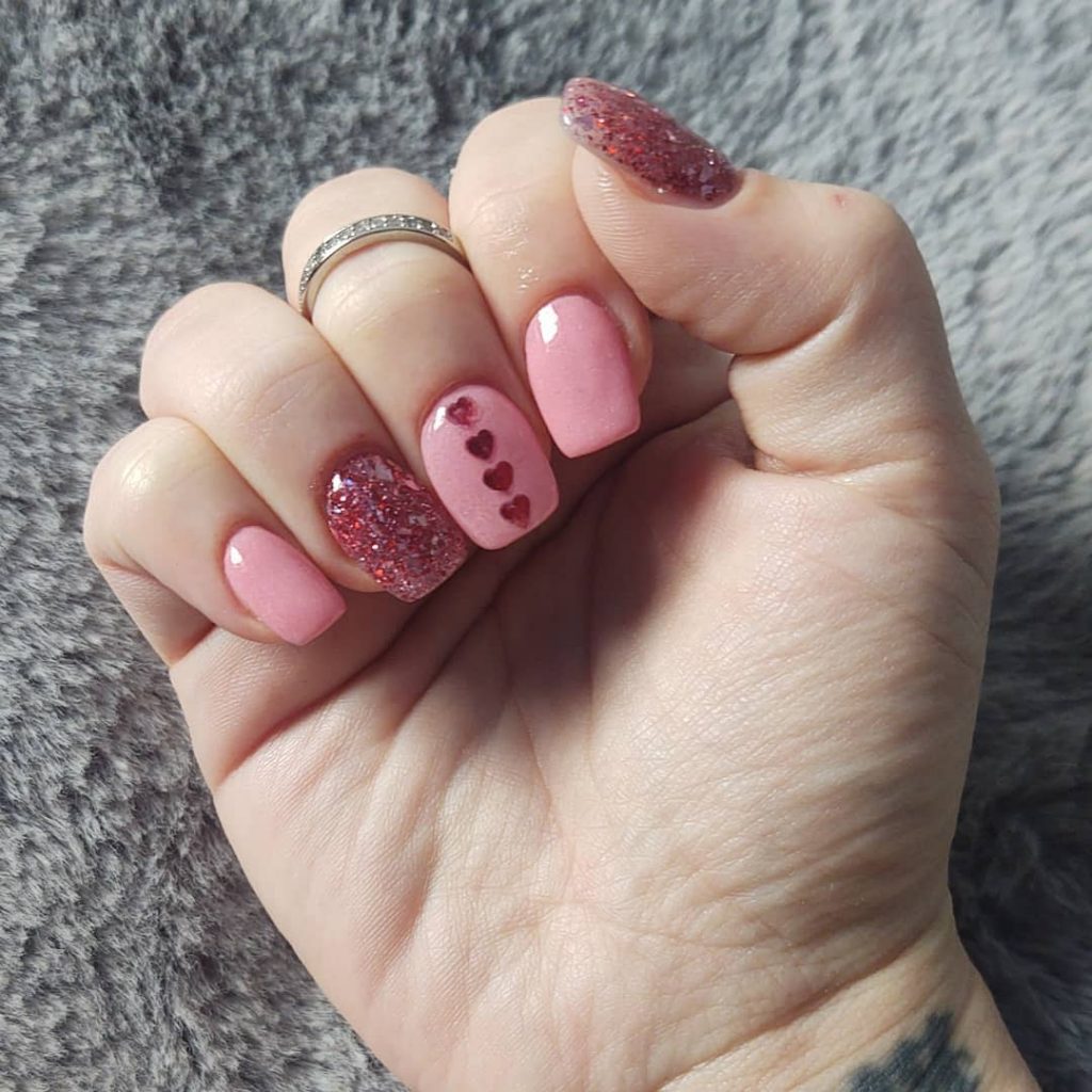 18 Sweet Valentine’s Day Nails You Gotta Try
