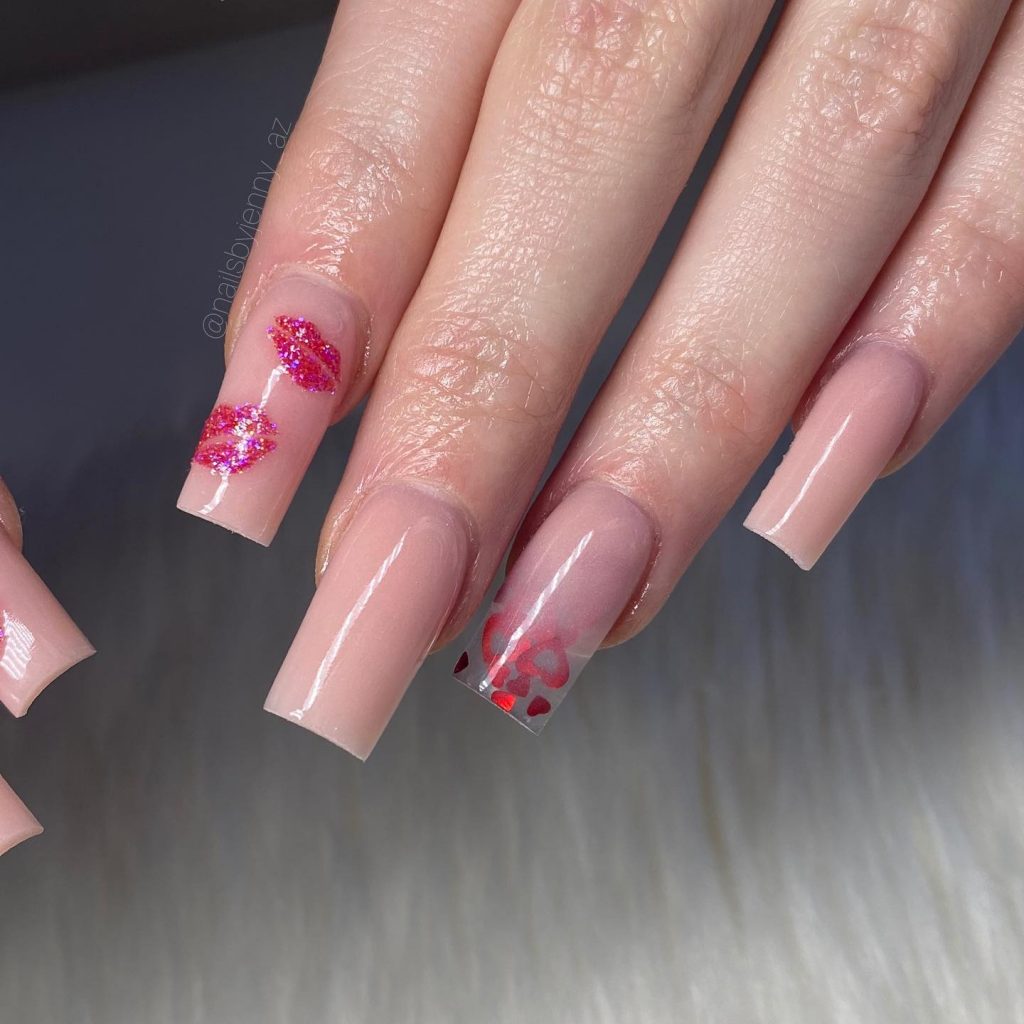 18 Sweet Valentine’s Day Nails You Gotta Try

