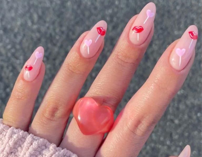 18 Sweet Valentine’s Day Nails You Gotta Try