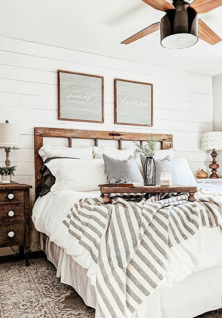 15 Stunning Farmhouse Bedroom Ideas