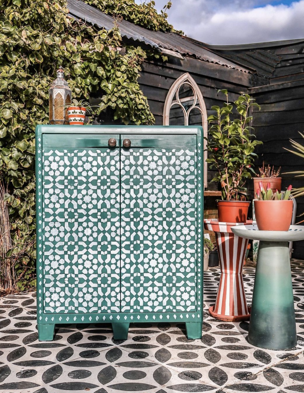 15 Ideas for Upcycling Outdoor Furniture to Make it Fresh and New