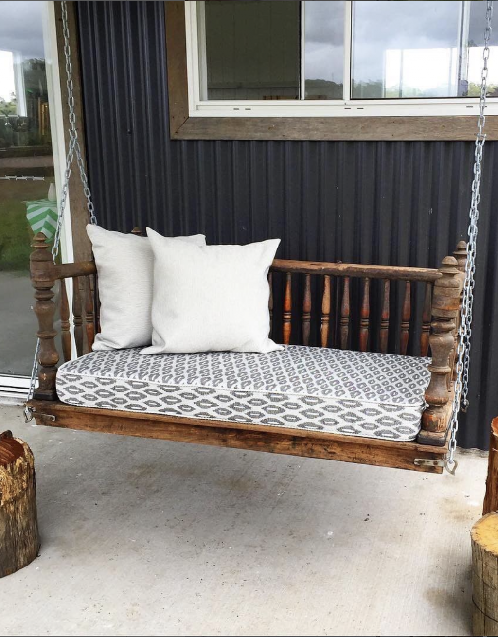 15 Ideas for Upcycling Outdoor Furniture to Make it Fresh and New