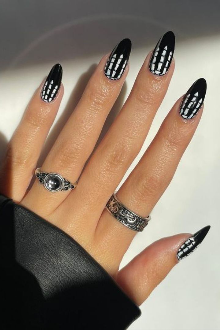 20 uñas de Halloween simples y espeluznantes