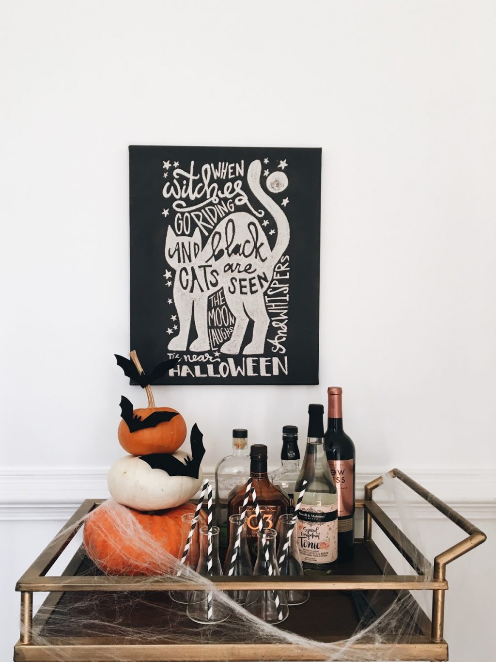 Chic and Modern Halloween Decor Ideas