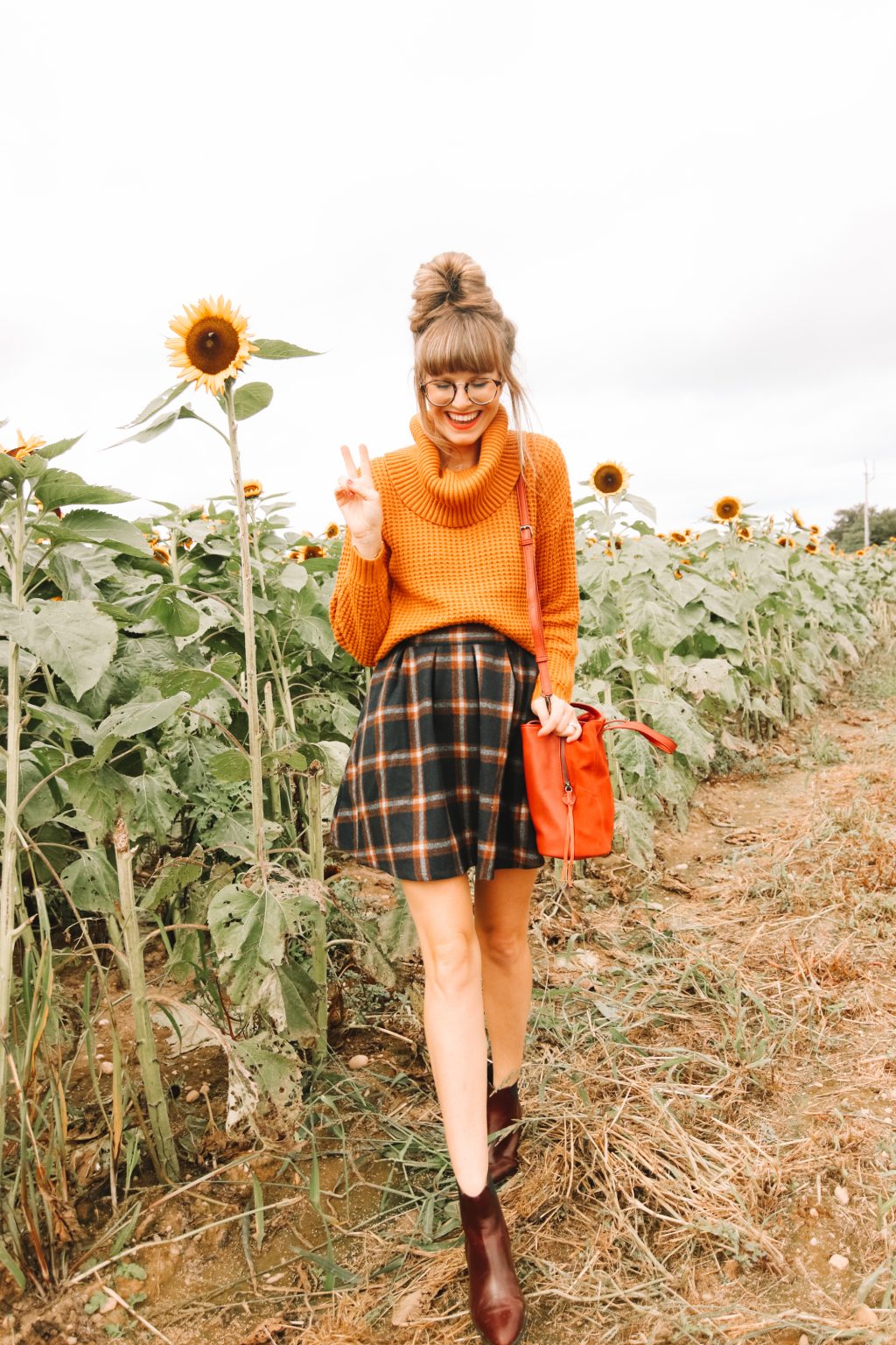 25 Fall Photoshoot Ideas You'll Want To Try