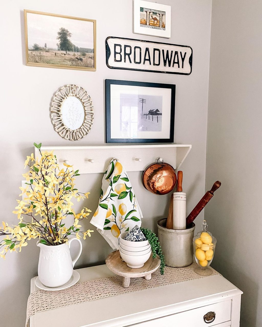 Entryway with spring decor